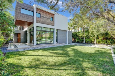 House in Golden Beach, Florida 6 bedrooms № 2039719