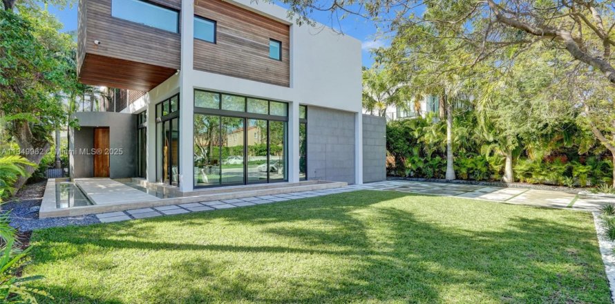 Дом в Голден-Бич, Флорида 6 спален № 2039719