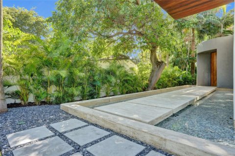 Купить виллу или дом в Голден-Бич, Флорида 6 спален, № 2039719 - фото 8