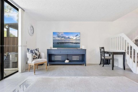 Condo in Coconut Creek, Florida, 2 bedrooms  № 1957470 - photo 3