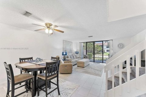 Condo in Coconut Creek, Florida, 2 bedrooms  № 1957470 - photo 1