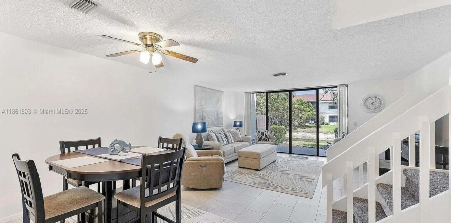 Condo in Coconut Creek, Florida, 2 bedrooms  № 1957470