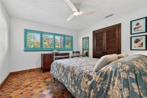 Casa en venta en Gulfport, Florida, 4 dormitorios, 245.17 m2 № 2091653 - foto 27