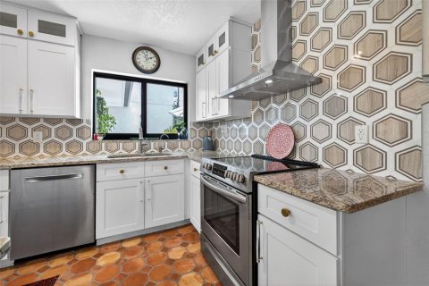 Casa en venta en Gulfport, Florida, 4 dormitorios, 245.17 m2 № 2091653 - foto 16