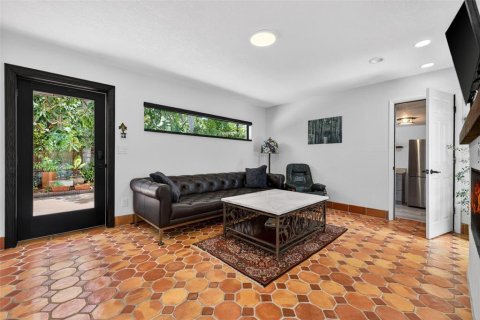 Casa en venta en Gulfport, Florida, 4 dormitorios, 245.17 m2 № 2091653 - foto 5