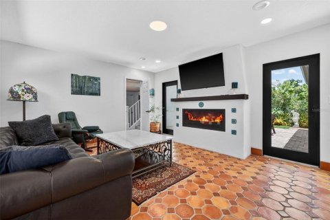Casa en venta en Gulfport, Florida, 4 dormitorios, 245.17 m2 № 2091653 - foto 9