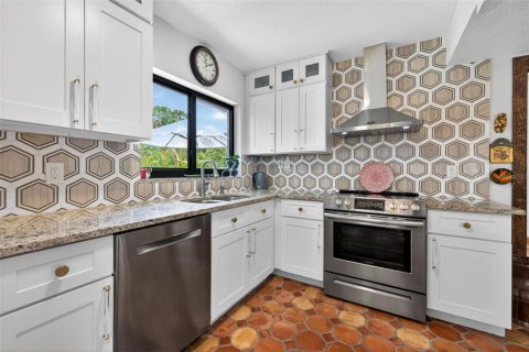 Casa en venta en Gulfport, Florida, 4 dormitorios, 245.17 m2 № 2091653 - foto 14