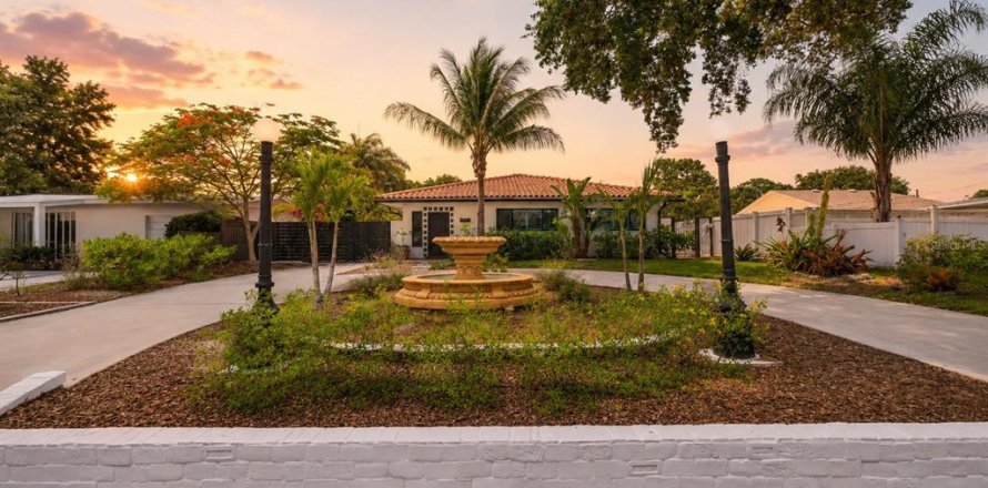 Casa en Gulfport, Florida 4 dormitorios, 245.17 m2 № 2091653