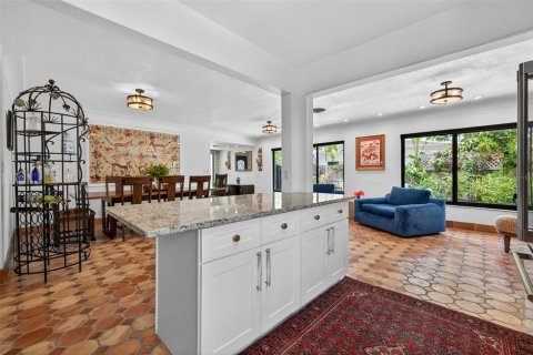 Casa en venta en Gulfport, Florida, 4 dormitorios, 245.17 m2 № 2091653 - foto 13