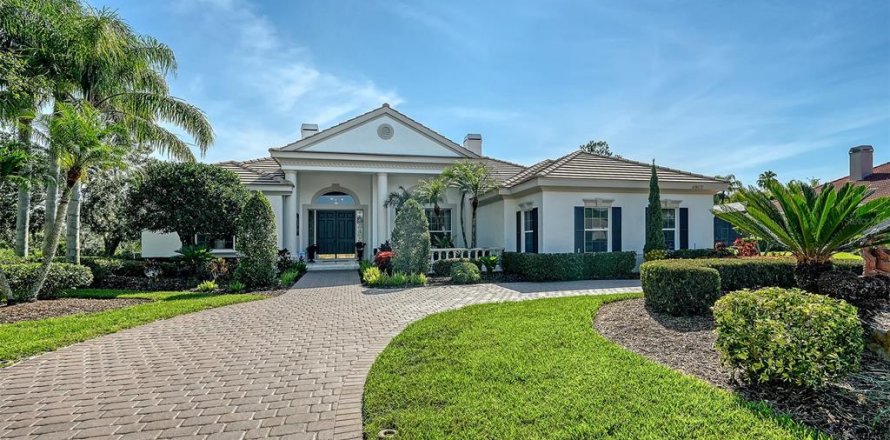 House in Bradenton, Florida 3 bedrooms, 340.21 sq.m. № 1832162