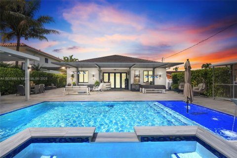 Villa ou maison à vendre à Miami, Floride: 4 chambres, 199.65 m2 № 1823754 - photo 4