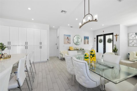 Villa ou maison à vendre à Miami, Floride: 4 chambres, 199.65 m2 № 1823754 - photo 15