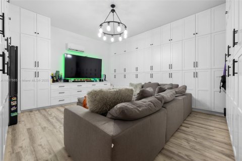 Villa ou maison à vendre à Miami, Floride: 4 chambres, 199.65 m2 № 1823754 - photo 26
