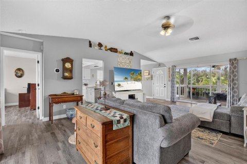 House in Hudson, Florida 3 bedrooms, 205.13 sq.m. № 2287193 - photo 21