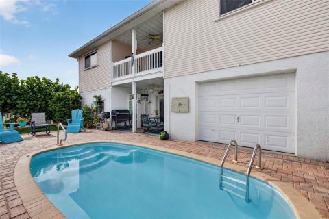 House in Hudson, Florida 3 bedrooms, 205.13 sq.m. № 2287193 - photo 5