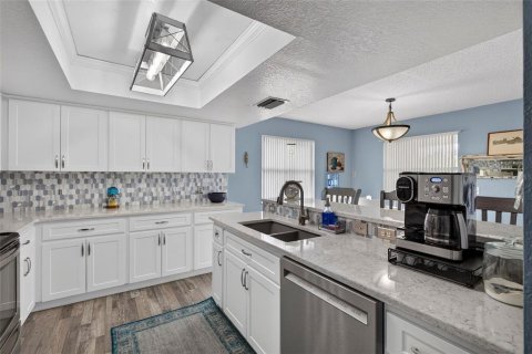 House in Hudson, Florida 3 bedrooms, 205.13 sq.m. № 2287193 - photo 30