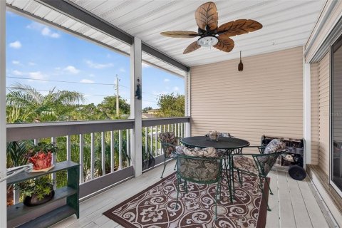 House in Hudson, Florida 3 bedrooms, 205.13 sq.m. № 2287193 - photo 18