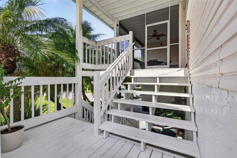 House in Hudson, Florida 3 bedrooms, 205.13 sq.m. № 2287193 - photo 16