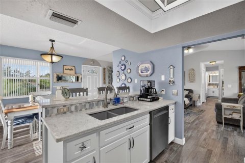 House in Hudson, Florida 3 bedrooms, 205.13 sq.m. № 2287193 - photo 28