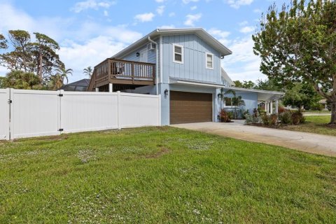 House in Venice, Florida 5 bedrooms, 378.86 sq.m. № 2157595 - photo 5