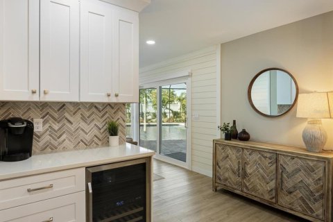 House in Venice, Florida 5 bedrooms, 378.86 sq.m. № 2157595 - photo 28