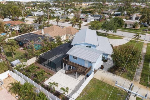 House in Venice, Florida 5 bedrooms, 378.86 sq.m. № 2157595 - photo 13