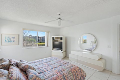 Condo in Tamarac, Florida, 2 bedrooms  № 2250191 - photo 22
