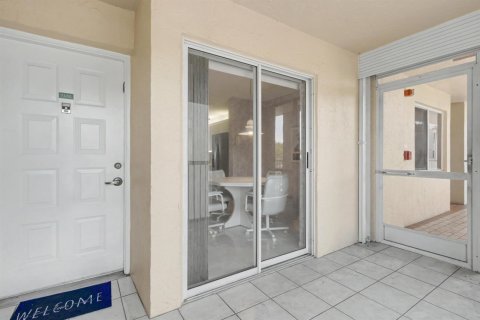 Condo in Tamarac, Florida, 2 bedrooms  № 2250191 - photo 3