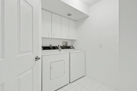 Condo in Tamarac, Florida, 2 bedrooms  № 2250191 - photo 26