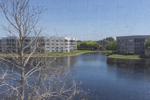 Condo in Tamarac, Florida, 2 bedrooms  № 2250191 - photo 30