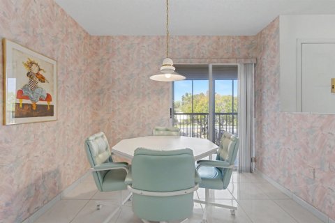 Condo in Tamarac, Florida, 2 bedrooms  № 2250191 - photo 6