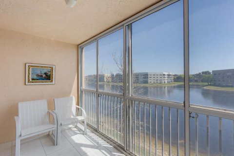 Condo in Tamarac, Florida, 2 bedrooms  № 2250191 - photo 29