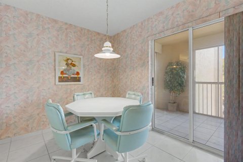 Condo in Tamarac, Florida, 2 bedrooms  № 2250191 - photo 7