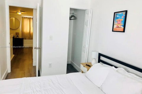 Condominio en alquiler en Miami, Florida, 1 dormitorio, 62.43 m2 № 1963949 - foto 8