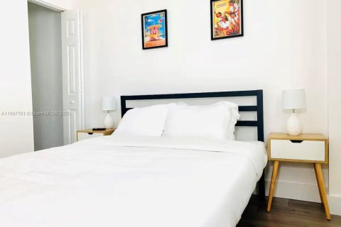Condominio en alquiler en Miami, Florida, 1 dormitorio, 62.43 m2 № 1963949 - foto 13