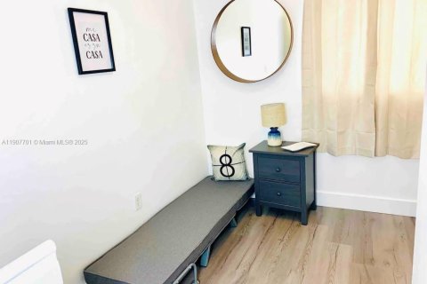 Condominio en alquiler en Miami, Florida, 1 dormitorio, 62.43 m2 № 1963949 - foto 6