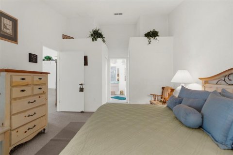 House in Weeki Wachee, Florida 2 bedrooms, 128.02 sq.m. № 1846563 - photo 12