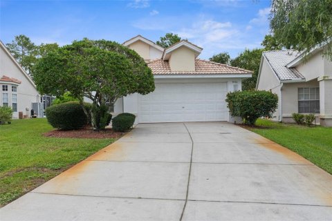 House in Weeki Wachee, Florida 2 bedrooms, 128.02 sq.m. № 1846563 - photo 1