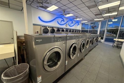 Propiedad comercial en venta en Seminole, Florida, 167.22 m2 № 2092171 - foto 9