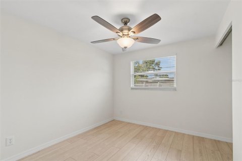 Villa ou maison à vendre à Seminole, Floride: 3 chambres, 87.61 m2 № 2200250 - photo 19