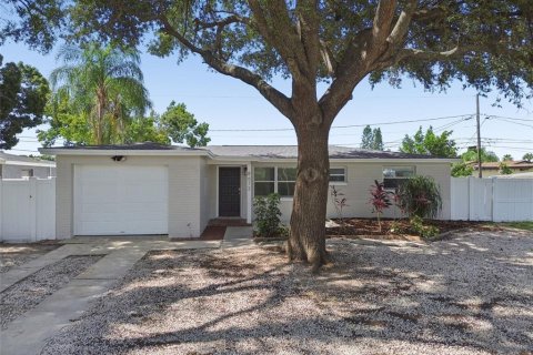 Villa ou maison à Seminole, Floride 3 chambres, 87.61 m2 № 2200250