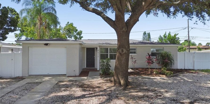 Villa ou maison à Seminole, Floride 3 chambres, 87.61 m2 № 2200250