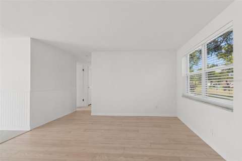 Villa ou maison à vendre à Seminole, Floride: 3 chambres, 87.61 m2 № 2200250 - photo 5
