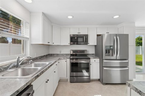Villa ou maison à vendre à Seminole, Floride: 3 chambres, 87.61 m2 № 2200250 - photo 17