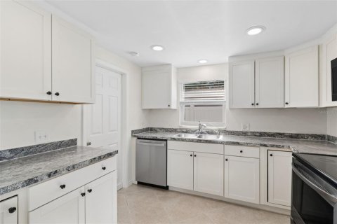 Villa ou maison à vendre à Seminole, Floride: 3 chambres, 87.61 m2 № 2200250 - photo 15