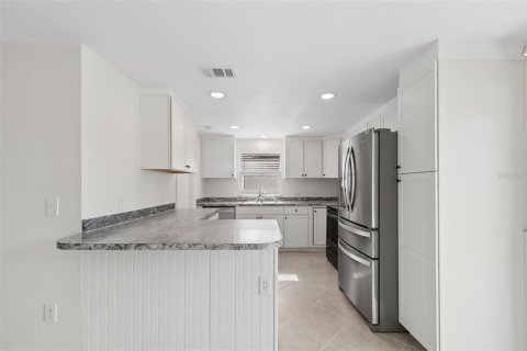 Villa ou maison à vendre à Seminole, Floride: 3 chambres, 87.61 m2 № 2200250 - photo 12