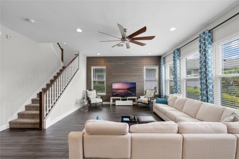 Villa ou maison à vendre à Orlando, Floride: 4 chambres, 259.2 m2 № 1900028 - photo 5