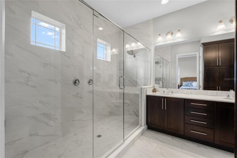 Villa ou maison à vendre à Orlando, Floride: 4 chambres, 259.2 m2 № 1900028 - photo 18