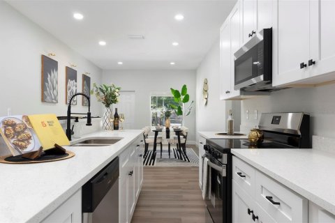 Villa ou maison à vendre à Saint Petersburg, Floride: 3 chambres, 149.11 m2 № 2094378 - photo 7