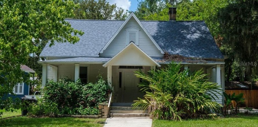 House in Gainesville, Florida 3 bedrooms, 140.19 sq.m. № 2197839